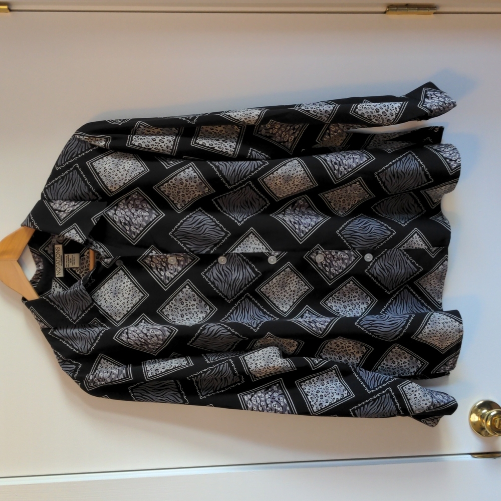 Notations Woman Animal Print Button Up